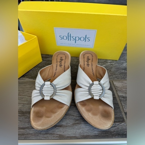 Soft spots sandals - Picture 1 of 6